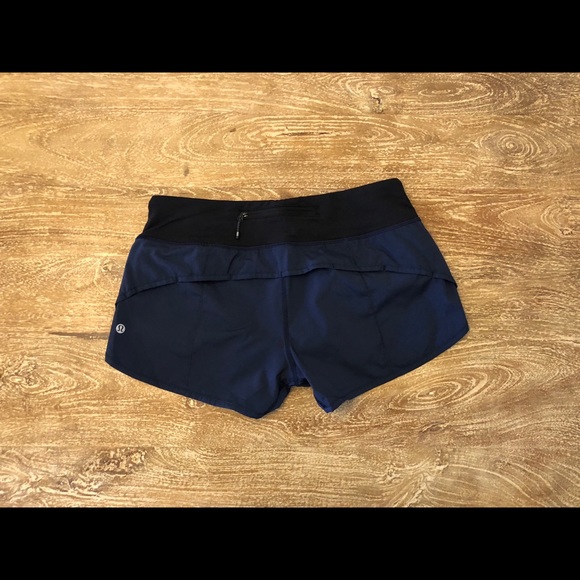 Navy Blue Lulu Running 🏃🏼♀️ Shorts! - Picture 2 of 7